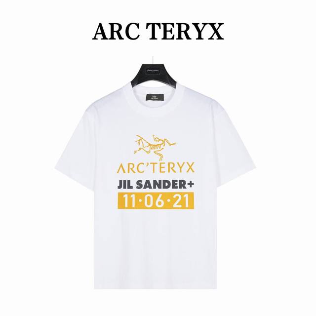 Ayc 鸟 家联名款11.06.21 款号:Szn40 白色 240克重磅小落肩100%棉T恤。Os版型，宽松有型好搭配。采用精梳紧密赛络工艺，面料更耐磨。袖口