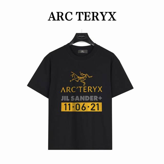 Ayc 鸟 家联名款11.06.21 款号:Szn40 黑色 240克重磅小落肩100%棉T恤。Os版型，宽松有型好搭配。采用精梳紧密赛络工艺，面料更耐磨。袖口