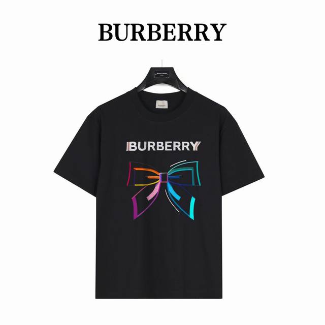 Burberry 巴宝莉 彩色蝴蝶结 款号:Bb13 黑色 240克重磅小落肩100%棉T恤。Os版型，宽松有型好搭配。采用精梳紧密赛络工艺，面料更耐磨。袖口以