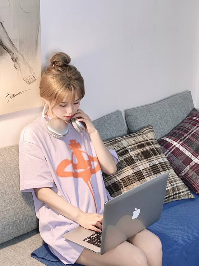 Vivi03# 自家拍摄 Vivienne West Wood 西太后 薇薇安 土星喷墨短袖 年顶流爆款 无需多言 直接开细节 5590元Yb开模 正确锁边度细