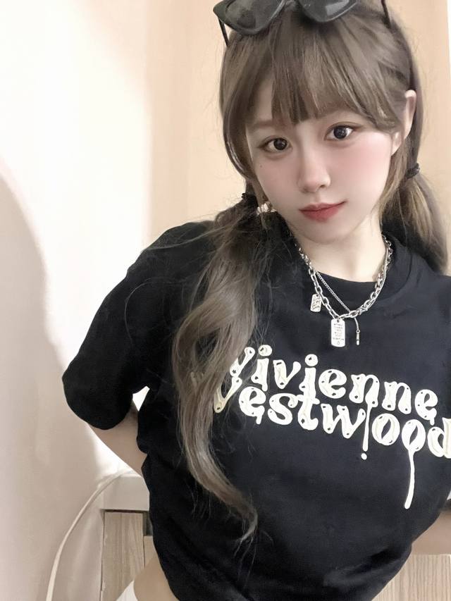 Vivi76# 独家爆款 Vivienne West Wood 西太后 薇薇安 立体拔丝拉浆印花短袖 高成本立体拔丝拉浆工艺 年顶流爆款 水泥灰色亮片太抢眼 男