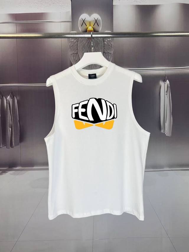 Fendi*芬迪 2025夏季F家 小怪兽眼睛字母Logo印花工艺 坎肩汗背心 运动健身 简约风 走秀款 圆领无袖T恤衫 宽松版型 男女同款 上身效果很赞 透气