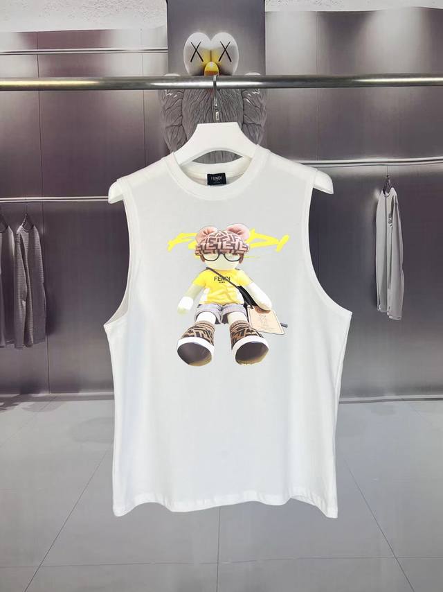Fendi*芬迪 2025夏季F家 玩偶公仔Ff字母Logo印花工艺 坎肩汗背心 运动健身 简约风 走秀款 圆领无袖T恤衫 宽松版型 男女同款 上身效果很赞 透