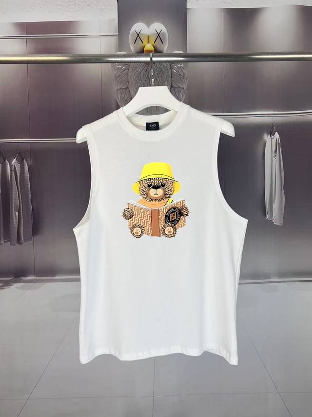 Fendi*芬迪 2025夏季F家 布偶小熊Ff字母Logo印花工艺 坎肩汗背心 运动健身 简约风 走秀款 圆领无袖T恤衫 宽松版型 男女同款 上身效果很赞 透