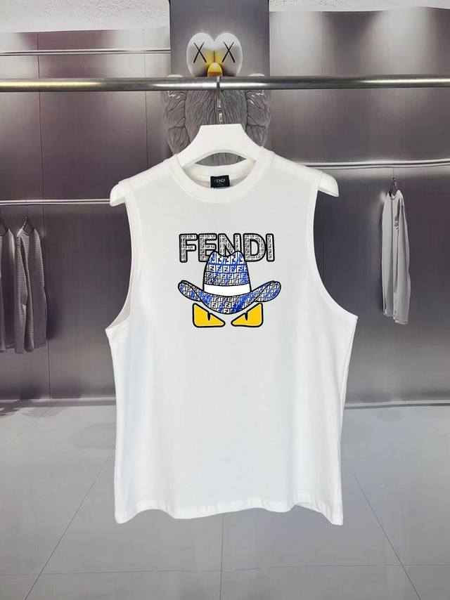 Fendi*芬迪 2025夏季F家 恶魔小怪兽眼睛字母Logo印花工艺 坎肩汗背心 运动健身 简约风 走秀款 圆领无袖T恤衫 宽松版型 男女同款 上身效果很赞