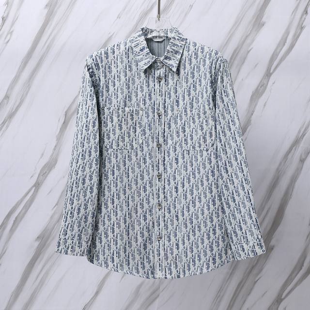 货号：D11 Dior 迪奥 Dr字母色织满幅Logo提花长袖牛仔衬衫 面料采用高定定织牛仔面料 根据原版起版 自家品牌工厂P流水线36道工序独立完成 做工精致