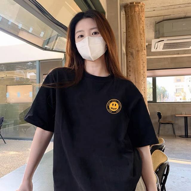 新品牌上新 Dw-09# Drew House官网贾斯汀比伯同款日本东京限定笑脸印花短袖T恤 面料采用32支高克重280克双纱精梳棉面料 成衣经高温洗水定型 穿