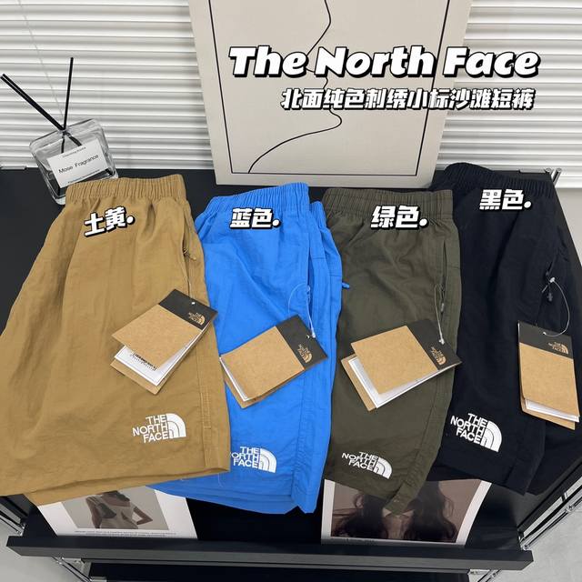 款号:7435 北面小标Logo刺绣情侣男女款抽绳短裤Tnf 北面小标Logo刺绣情侣男女款抽绳速干短裤五分裤沙滩裤塔丝隆微皱面料，柔软细腻，轻薄透气轻防水，裤