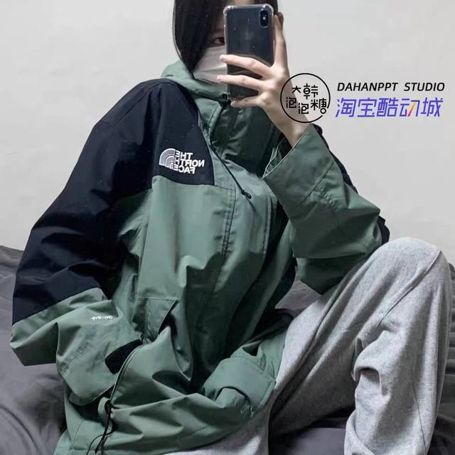 款号：7731 网络图 The North Face 北面刺绣冲锋衣 新款Nj2Hp20 采用防风防水面料 五金全部原厂开模定制 三标也是原厂定制 力求1：1还