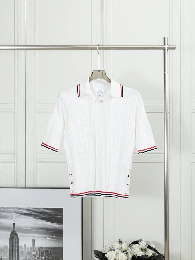 原单狠货 最高版本 Thom Browne:系绳针织 Polo 短袖 女款 1:1 原版定制面料 辅料 颜色: 白色 灰色 藏青色 尺码：012 码
