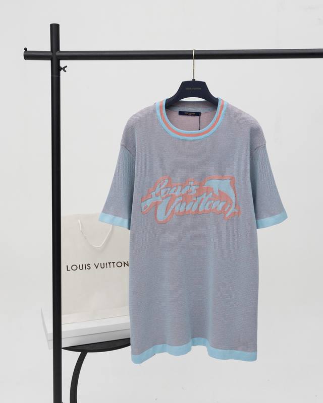 顶级版本.官网品质 Louis Vuitton*路易威登 Lv 25Ss新款海豚毛织短袖T恤 本款短袖圆领衫选用华夫格纹针织演绎鲜明色彩的活力碰撞，洋溢浓郁夏日