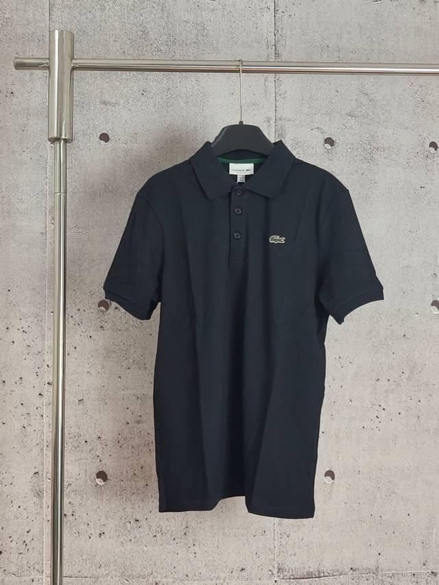 实拍品质 高版本 鳄鱼经典小标Polo衫翻领短袖 高端品质 三标齐全，舒适透气，经典简约，精致时尚，细节呈现高端品质 颜色:黑色 白色 灰色 藏青色 蓝色 码数