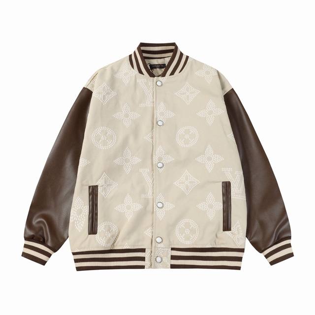 W11 Lv 满印定位花棒球服 采用牙刷绣工艺 一比一还原五金配件， 荔枝纹皮革手袖搭配龙凤尼面料，舒适高档 M L Xl Xxl