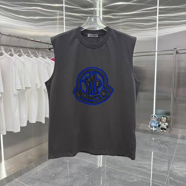 Moncler 蒙口 2025夏季新款 260克无袖背心 植绒厚板硅胶工艺 男女同款宽松版 S M L Xl Xxl 五个码 黑色 白色 灰色