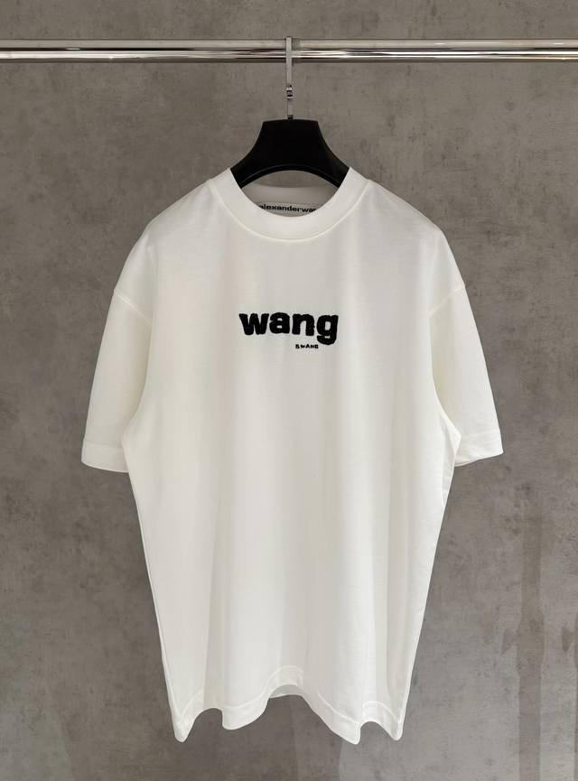 严控品质 25Ss'alexanderwang 亚历山大王秋季新款圆领半袖T 继春季发布会后又一爆款火出圈 前后多重复杂工艺相结合 带给你独特的视觉冲击的 结合