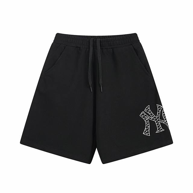 D287 Mlb短裤 颜色：奶油色 黑色 码数：S 建议120斤以内 M 建议140斤以内 L 建议160斤以内 Xl 建议180斤以内 Xxl 建议200斤以