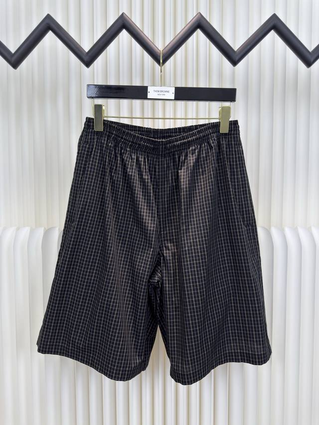 巴黎世家Balenciaga细格纹对位短裤 正品开版-实体柜台-顶奢品质 秒杀市面一切版 高支格纹面料起订量1000米 激光对格对位 损耗极大 对格加工费本身极