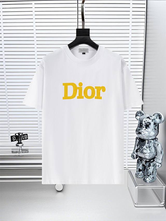 Dior 迪奥25Ss新款短袖，最高版本重工艺印花经典Logo图案，高标准定制，上身非常有型，客供进口高档280克纯棉面料质感非常细腻，细节工艺精湛考究，塑造性
