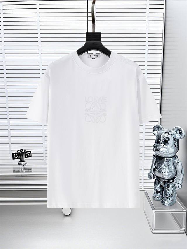 Loewe 罗意威25Ss新款短袖，最高版本重工艺经典刺绣Logo图案，高标准定制，上身非常有型，客供进口高档280克纯棉面料质感非常细腻，细节工艺精湛考究，塑