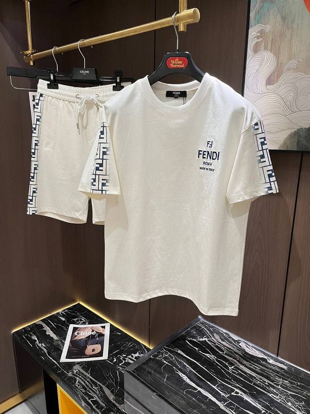 品牌 Fendi 芬迪 2025圆领短袖短裤套装 纯棉面料上身不会闷热，爽滑舒适的亲肤效果更加透气，面料自带肌理感 经典徽标工艺 独有的角度全新演绎 时尚百搭首