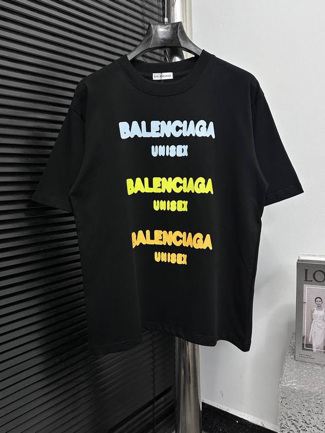 Balenciaga 巴黎25Ss字母印花短袖T恤 定织定染280克精梳棉重磅面料 螺纹零色差 细节完美 区别市面通货版本 欢迎对比 男女同款 颜色：黑色 尺码