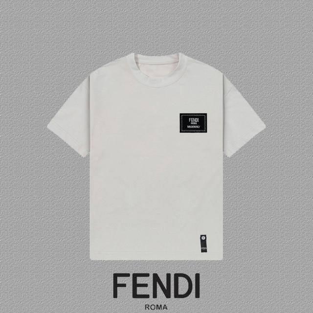 Fendi 芬迪] 2025Fw短袖T恤 徽章Logo 高端26S双纱300克面料 重磅面料 定制拉架罗纹同缸同染 三标齐全 男女同款 颜色：黑色 白色 灰色