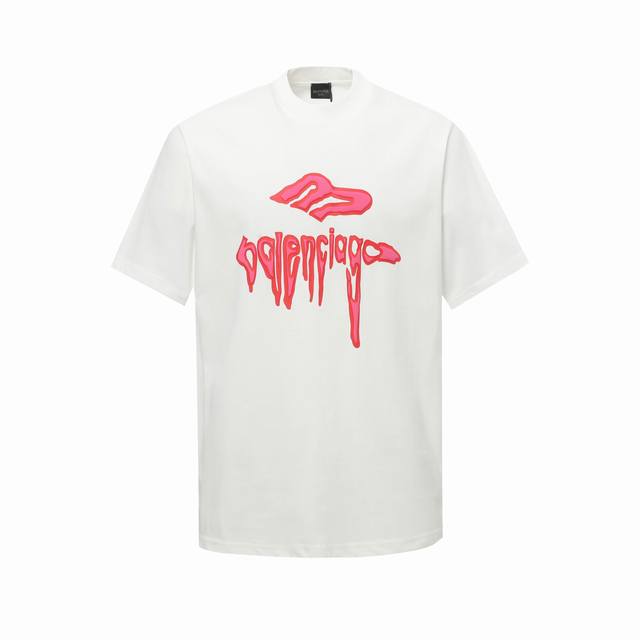 Balenciaga 巴黎世加25Ss春装新品发泡印花Logo短袖T恤 100%特新氧棉纺织紧密棉，紧密棉可是面料的结构紧密，纱线之间排列紧密无间，使得面料更加
