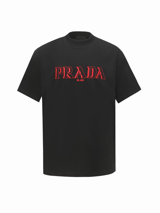 Prada 普拉达 25Ss 3D重影字母刺绣短袖T恤 经典胸前3D重影字母Logo泼墨立体刺绣。 260G棉质布料40支双纱面料，无蚀尘毛艺工处布理面，纺织密