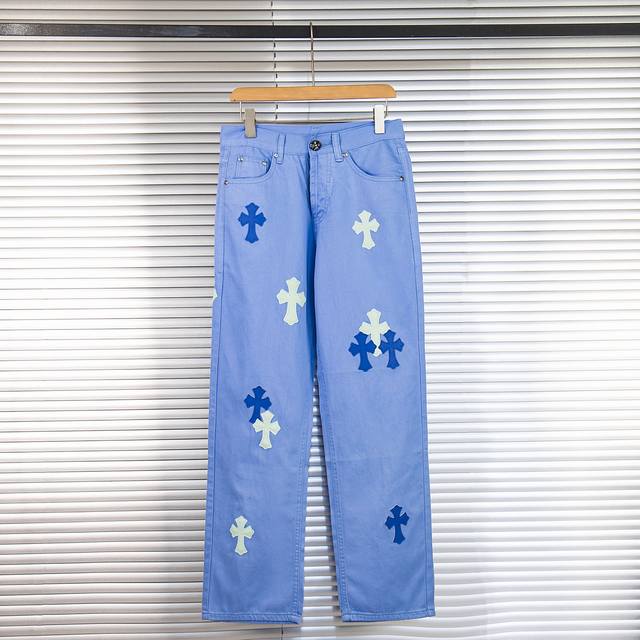 Chrome Hearts 克罗心 25Ss多巴胺淡蓝十字架贴皮水洗牛仔裤- 充满探索时尚极致的Chrome Hearts新款克罗心裤子， 不仅呈现出独特的风格