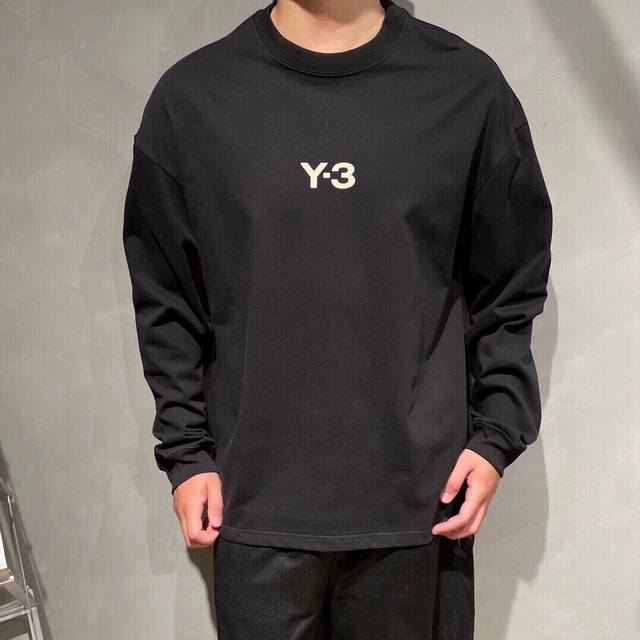 Y3秋冬季新款卫衣采用优质棉质面料！亲肤舒适！前Logo设计，版型设计上身腔调十足，裁剪工艺走线工整！码数：S-Xl