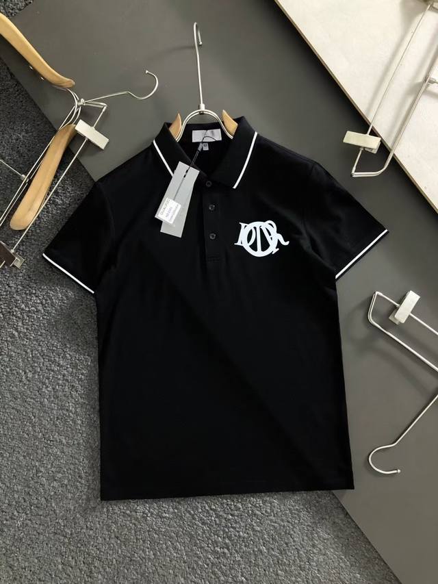 Dior2025Ss夏季新款 Logo男士翻领Polo衫！经典商务男款，高端男装的天花板级别的商务男款！简约时尚大气不失优雅，单穿内搭体面过人，品质控 细节控的