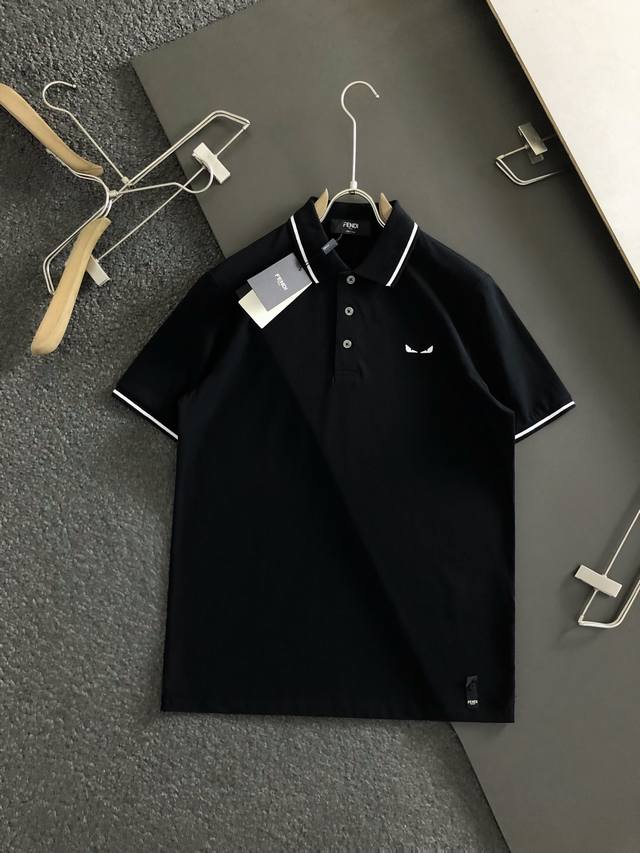 芬迪2025Ss夏季新款 Logo男士翻领Polo衫！经典商务男款，高端男装的天花板级别的商务男款！简约时尚大气不失优雅，单穿内搭体面过人，品质控 细节控的闭眼