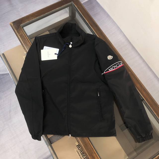 Mon*Cler 蒙口 ，春夏秋季新款，经典商务休闲风衣夹克外套！官网同步！ 高端精品系列，全新拉链风格！定制原版超薄透气面料，透气舒适～经典都市休闲风尚，百搭