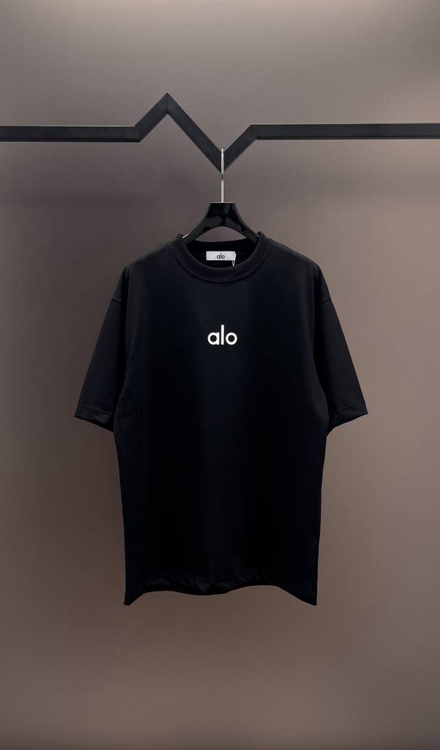 原单品质］ 品牌：Alo 25Ss最新顶级3D立体经典字母立体工艺创新品牌元素标志性Logo立体凹凸工艺短袖T恤，彰显品牌魅力。 面料：采用320G 高端进口纯