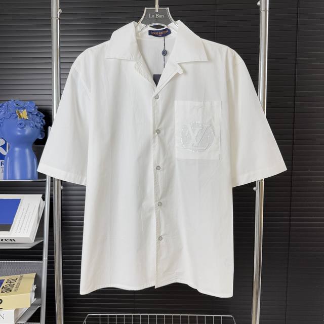 656 当天到货 现货现配 Louis Vuitton 路易威登 珠片绣花口袋 轻奢主义 男女日常通勤穿搭必备单品 正确版本 欢迎对比 详细特征 采用定制 %棉