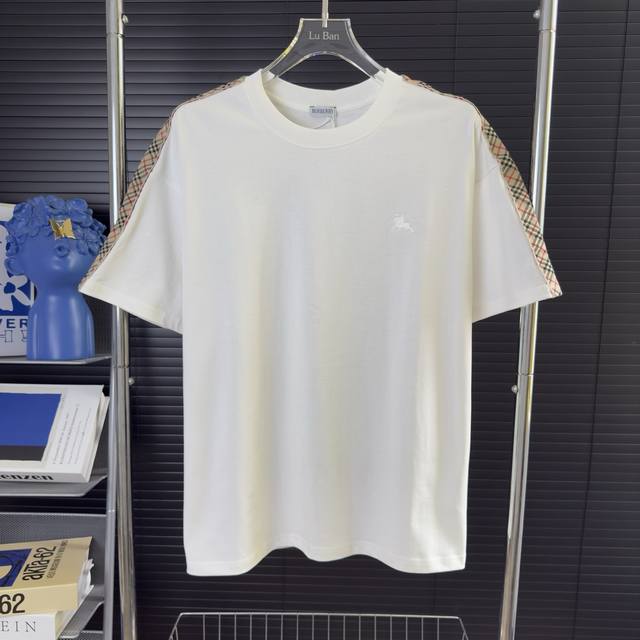 594 当天到货 现货现配 Burberry 巴宝莉 战马刺绣经典拼袖短袖T恤 独家首发高定 面料采用310克重磅纯棉，定制32支双股螺纹，成衣两遍水洗处理，面