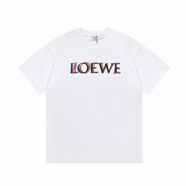 Loewe 罗意威 涂鸦手绘字母印花 升级，灵感源自八十年代复古 原版面料 官方同款 短袖T恤 定制 310克 同缸染面料 手感非常舒服 春夏最新砖柜同步 时尚