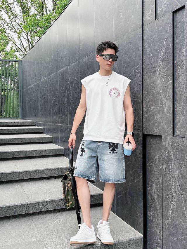 衣服 裤子 克罗心 春夏新款首发专柜最新款短袖圆领T恤 高端订制 设计前卫时尚！品牌Logo重工艺设计刺绣。高端定制新疆棉 手感柔软.穿着舒适.专柜级别精致车线