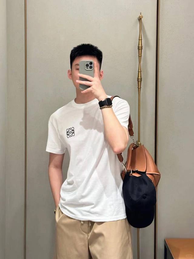 Loewe 新款胸前小微标刺绣短袖T恤 #夏季短袖T推荐[话题]# #纯色T恤[话题]# #潮牌男士短袖T恤[话题]# #潮牌短袖[话题]# #Loewe短袖T