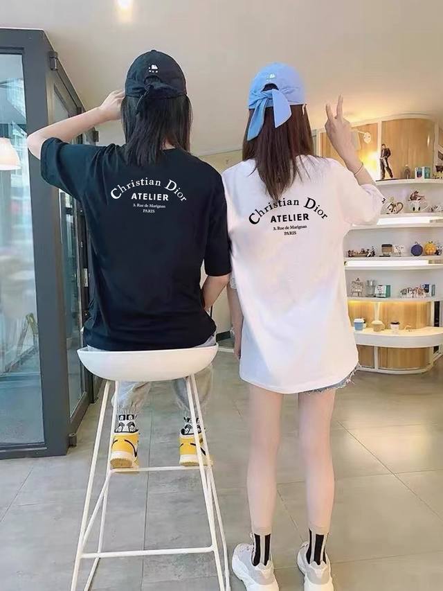 Christian Dior克里斯汀 迪奥复古轻奢Cd英文字母情侣短袖 男女同款 情侣款 亲肤宜人 透气舒适 色泽清晰 质感无敌 链条机 有版有型 版型立体 上