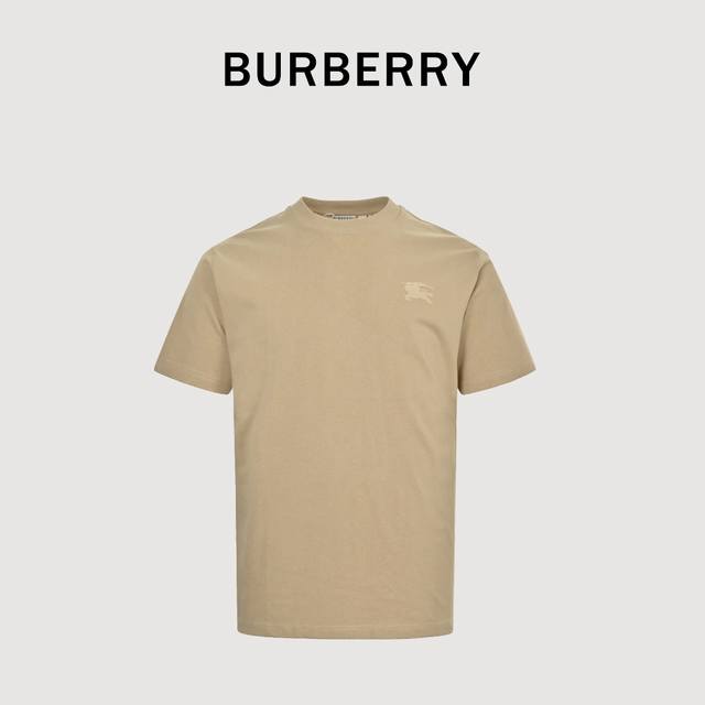 Burberry 巴宝莉 25Ss 圆圈战马发泡印花短袖 Burberry T 恤衫，选用轻盈平织棉面料制成，呈现常规版型。背部印花灵感来自 20 世纪上半叶的