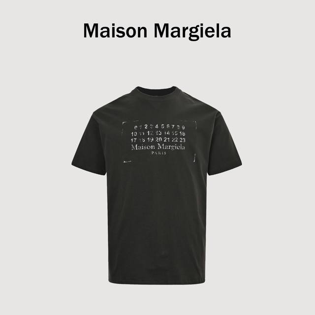 Maison Margiela 马吉拉 25Ss 斑驳数字印花短袖 数码直喷印花，艺术感十足，面料定制定染300克重， %纯棉，经典圆领设计，落肩袖版型衣身空间