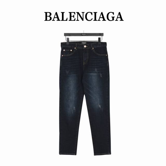 Balenage 巴黎世家3M刺绣Logo牛仔裤 今年为止做的最牛逼的牛仔裤，重度水洗工艺，暗藏玄机的细节非常多，这次主推的裤子无论是版型还是上身都太完美，比伯