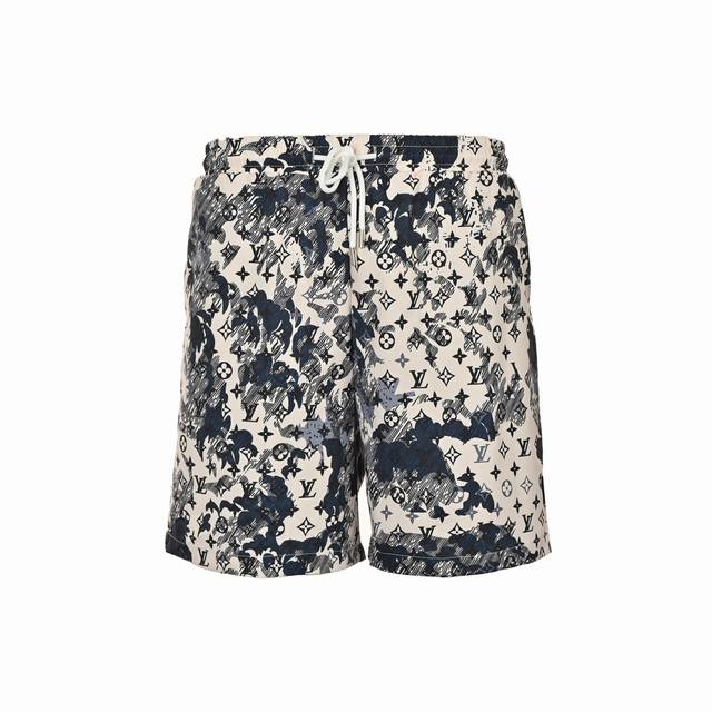 Louis Vuitton 路易威登 24Ss 满印渲染短裤 面料为定制密纺科技面料轻薄面，上身丝滑透气。红外线定位裁剪，工装裤型设计，上身无敌百搭款。全部细节