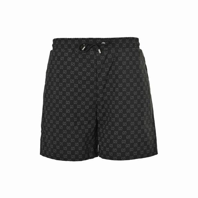 Gucci 古驰 25Ss 满印Logo沙滩短裤 精工艺梭织面料，定制五金，做工精细，质感一流，垂感十足，享受夏日与海滩的清凉时刻！ Size:S-Xl
