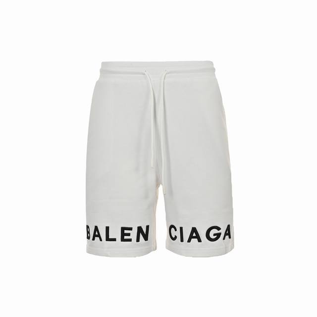 Balenciaga 巴黎世家 24Ss 刺绣字母Logo短裤 专柜大裤脚版型 380克洗水纯棉毛圈面料，手感舒适。 裤角标志性Logo刺绣工艺，简洁百搭。 细