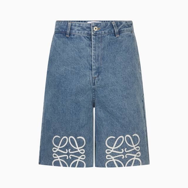 现货 Loewe罗意威Anagram 单宁牛仔短裤 Size 46 48 50 52 定制蓝绸密棉牛仔布 舒适贴肤 质感十足 以经典之蓝 绘就时光的底色 白色A