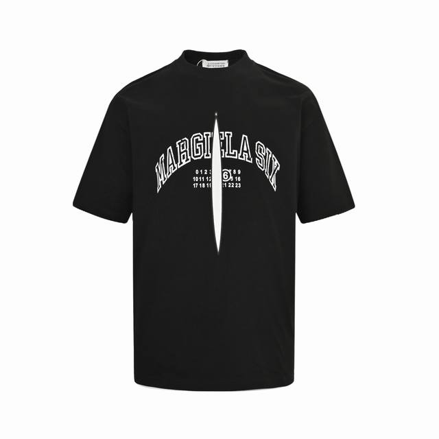 Maison Margiela 马吉拉 25Ss 开衩印花短袖 面料定织定染280G32支双纱面料，宽幅领口螺纹300G1*1全棉螺纹，久穿不变形，面料从买纱纺