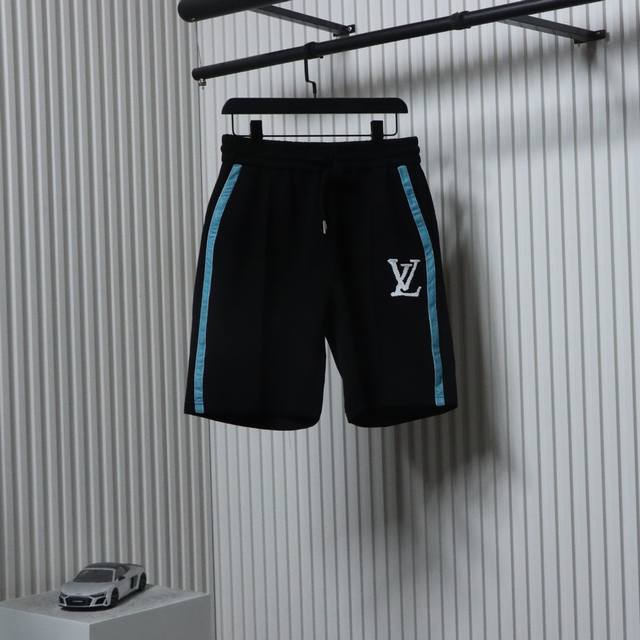 Louis Vuitton 路易威登 25Ss 蓝条纹编织Logo刺绣短裤 面料采用定制380克毛圈面料，制编花全棉织带，编织紧致手感柔软，刺绣工艺采用百灵达刺