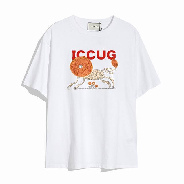 Gucci新款狮子短袖T恤,设计看起来满满的高街范儿！版型剪裁特别有讲究！上身很洋气显瘦内搭外穿都看高密针织圆领设计，平整简约！亲肤透爽！T恤面料的柔软性舒适性